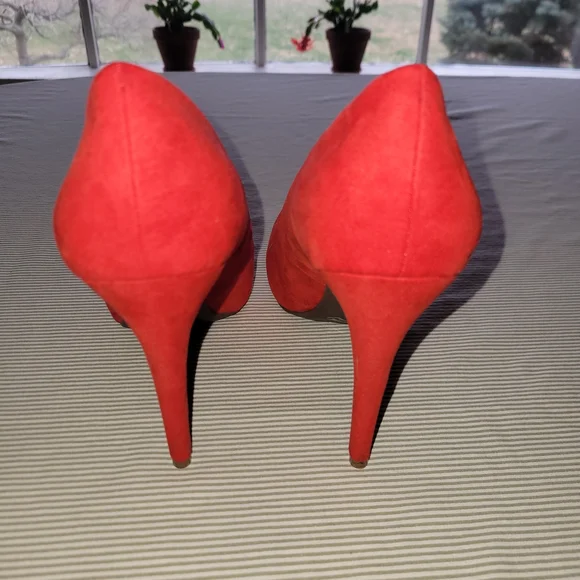 Jessica Simpson Striking Red Heels - Like New - Runs Small (Fits Like 9.5/10) - Picture 2 of 7